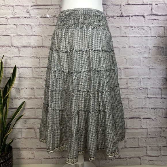 Max Studio tiered skirt - Picture 2 of 9